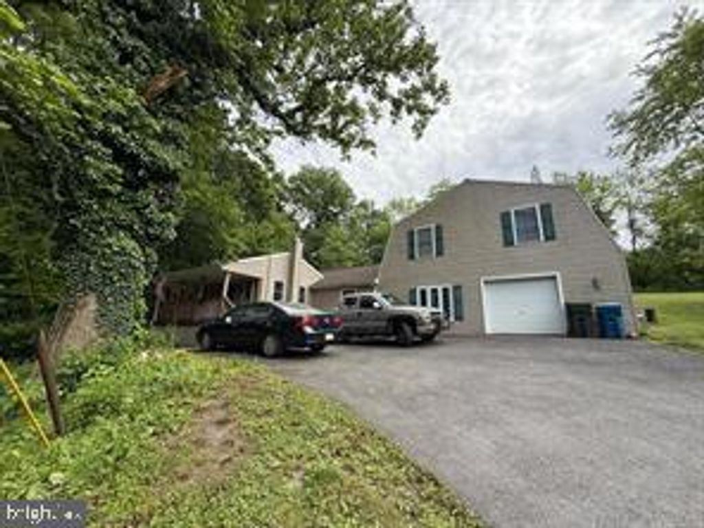 4810 FAKE RD, York, PA 17406