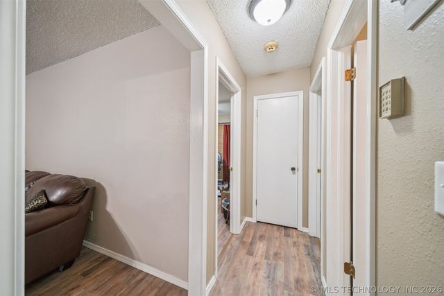 1210 E 10th Street, Sand Springs, OK 74063