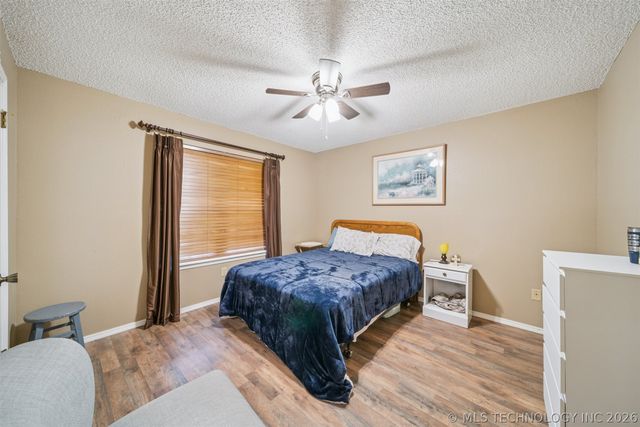 1210 E 10th Street, Sand Springs, OK 74063