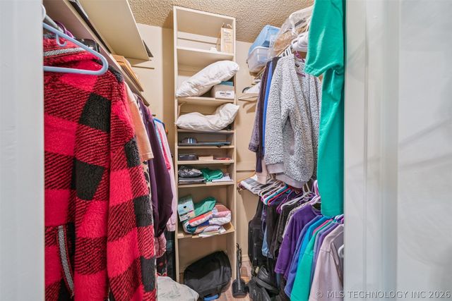 1210 E 10th Street, Sand Springs, OK 74063