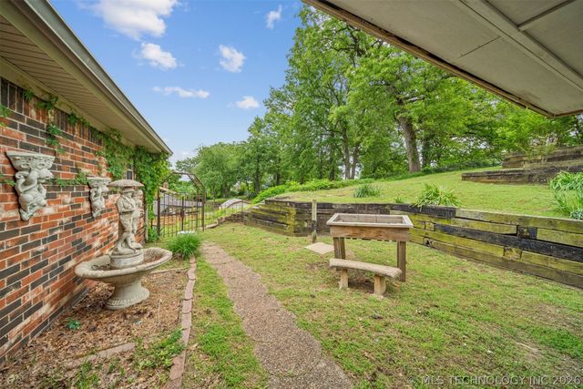 1210 E 10th Street, Sand Springs, OK 74063