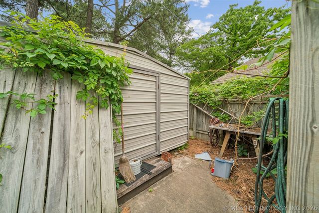 1210 E 10th Street, Sand Springs, OK 74063