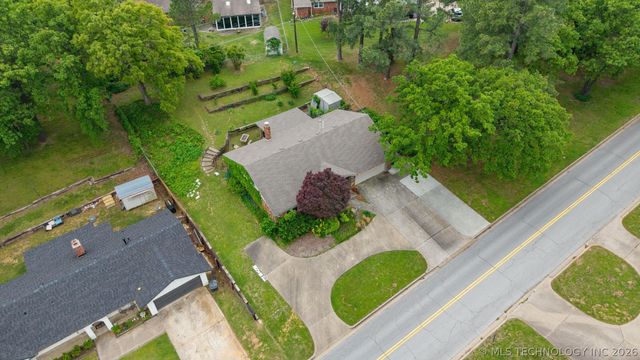 1210 E 10th Street, Sand Springs, OK 74063