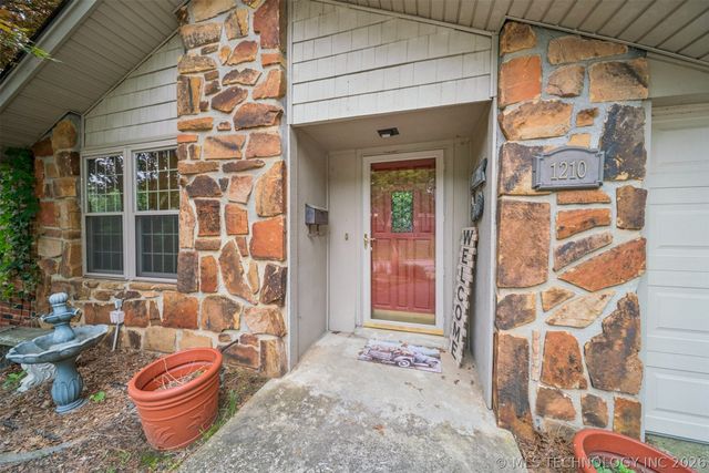 1210 E 10th Street, Sand Springs, OK 74063