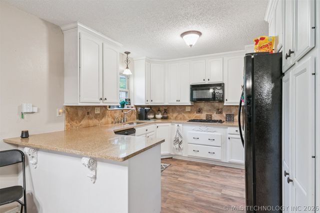 1210 E 10th Street, Sand Springs, OK 74063