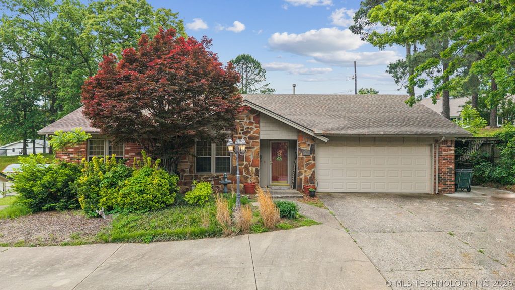 1210 E 10th Street, Sand Springs, OK 74063