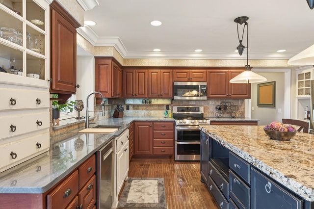 11804 Waterford Road, Eden Prairie, MN 55347