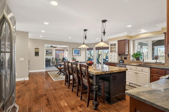 11804 Waterford Road, Eden Prairie, MN 55347