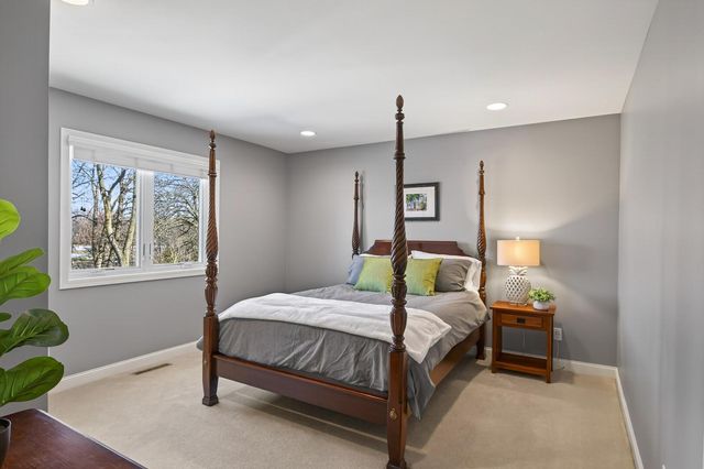 11804 Waterford Road, Eden Prairie, MN 55347