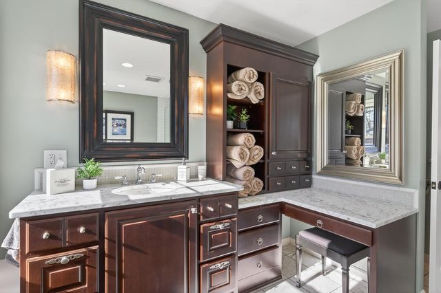 11804 Waterford Road, Eden Prairie, MN 55347