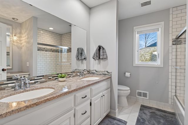 11804 Waterford Road, Eden Prairie, MN 55347