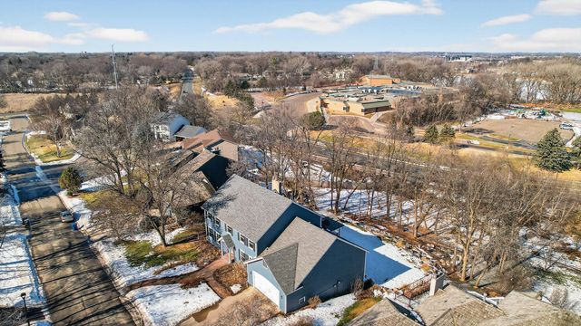 11804 Waterford Road, Eden Prairie, MN 55347