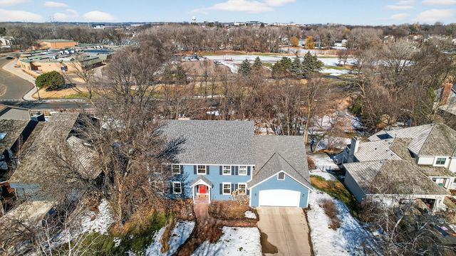 11804 Waterford Road, Eden Prairie, MN 55347