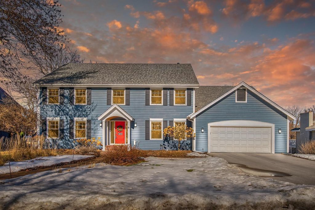 11804 Waterford Road, Eden Prairie, MN 55347
