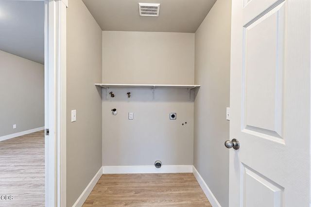 1690 NE Beacon Drive, Grants Pass, OR 97526