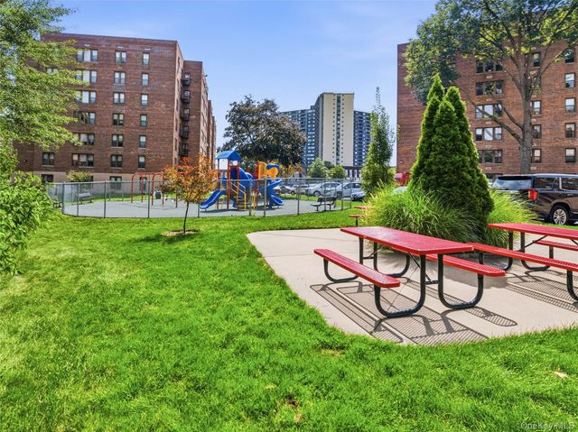 1850 211th Street 1J, Bayside, NY 11360