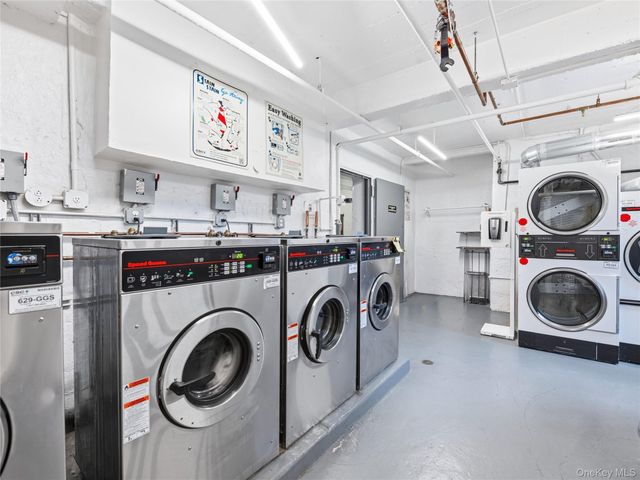 1850 211th Street 1J, Bayside, NY 11360