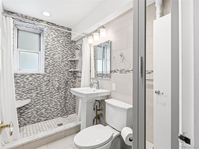 1850 211th Street 1J, Bayside, NY 11360