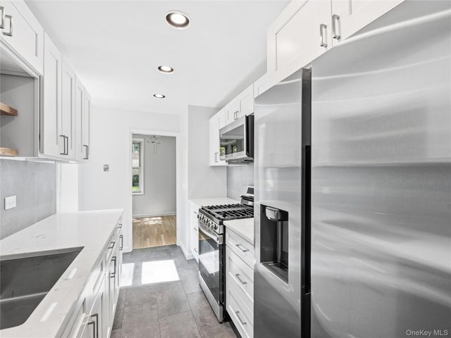 1850 211th Street 1J, Bayside, NY 11360