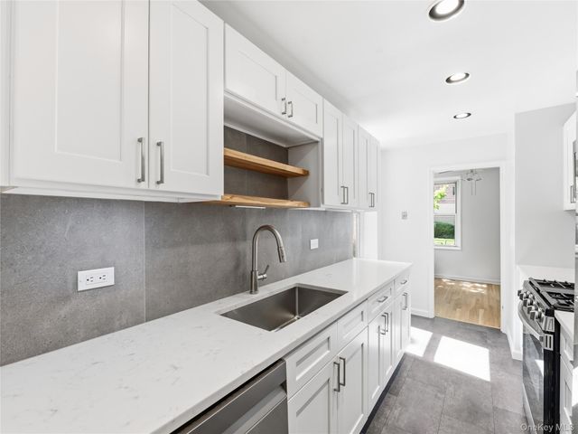 1850 211th Street 1J, Bayside, NY 11360