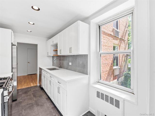 1850 211th Street 1J, Bayside, NY 11360