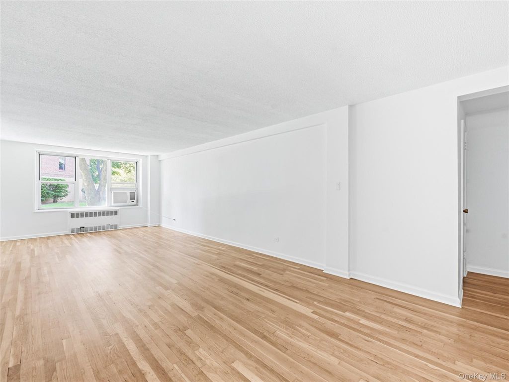 1850 211th Street 1J, Bayside, NY 11360 — photo 4