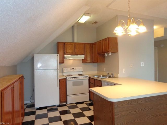 407 Fairfax Ave Apt 302, Norfolk, VA 23507