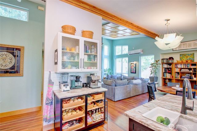 27 Can Ku Road, Camano Island, WA 98282