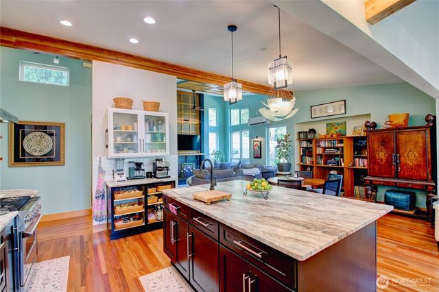 27 Can Ku Road, Camano Island, WA 98282