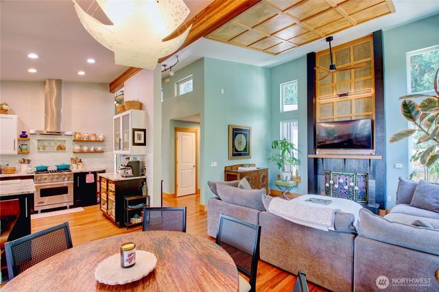 27 Can Ku Road, Camano Island, WA 98282
