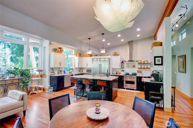 27 Can Ku Road, Camano Island, WA 98282