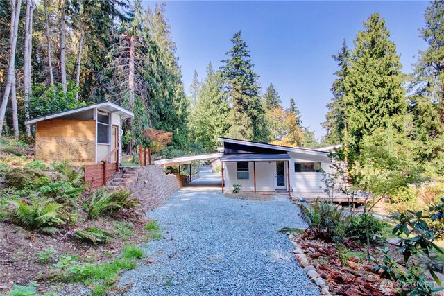 27 Can Ku Road, Camano Island, WA 98282