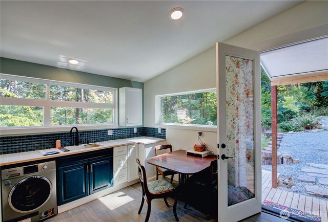 27 Can Ku Road, Camano Island, WA 98282