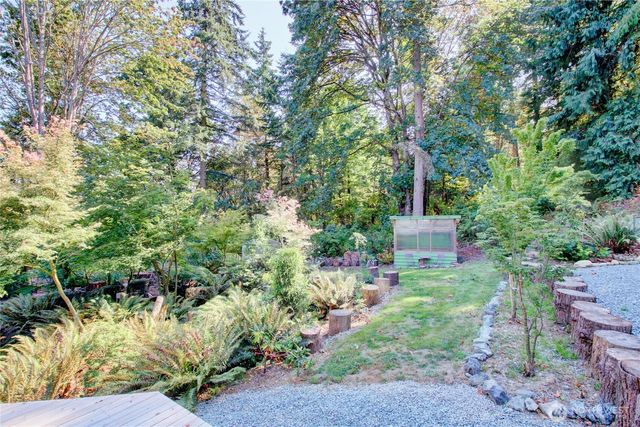 27 Can Ku Road, Camano Island, WA 98282