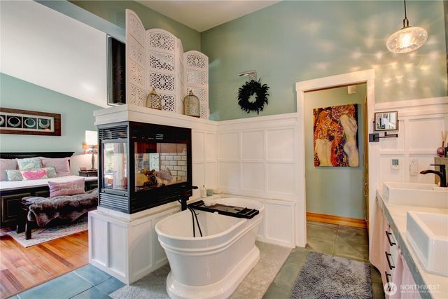 27 Can Ku Road, Camano Island, WA 98282