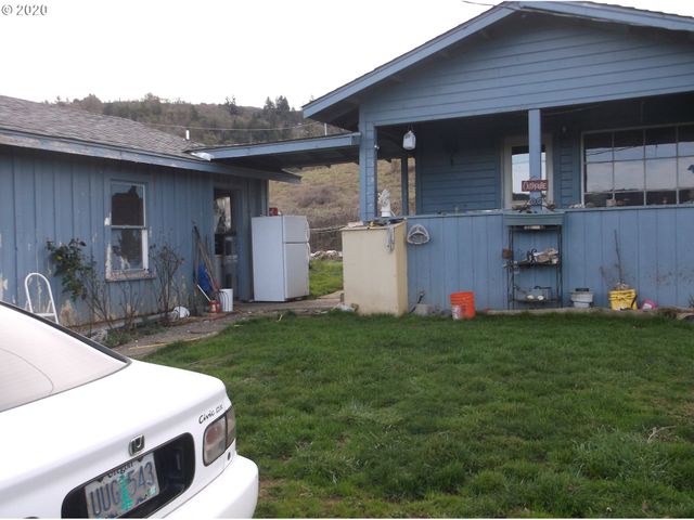 161 Vintage Ln, Myrtle Creek, OR 97457