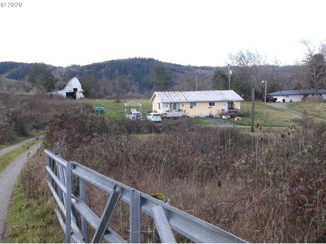 161 Vintage Ln, Myrtle Creek, OR 97457