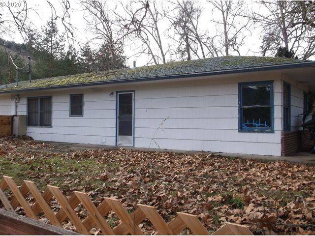 161 Vintage Ln, Myrtle Creek, OR 97457