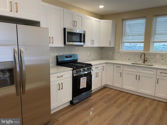 5730 KEMBLE AVE, Philadelphia, PA 19141