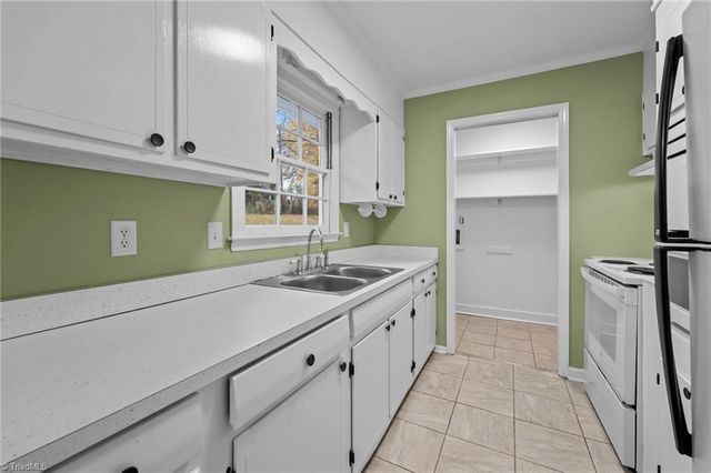 2403 Four Seasons Boulevard, Greensboro, NC 27407