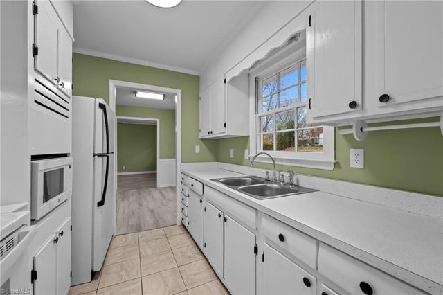 2403 Four Seasons Boulevard, Greensboro, NC 27407