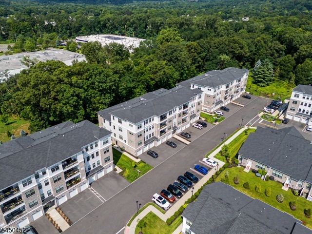 13 Whitney Ave 13, Morris Plains Boro, NJ 07950
