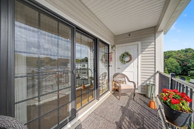 13 Whitney Ave 13, Morris Plains Boro, NJ 07950