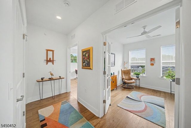 13 Whitney Ave 13, Morris Plains Boro, NJ 07950