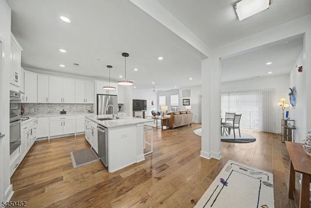 13 Whitney Ave 13, Morris Plains Boro, NJ 07950