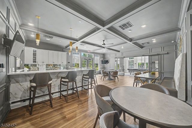 13 Whitney Ave 13, Morris Plains Boro, NJ 07950