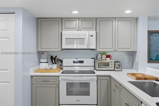 9122 W Atlantic Blvd 732, Coral Springs, FL 33071