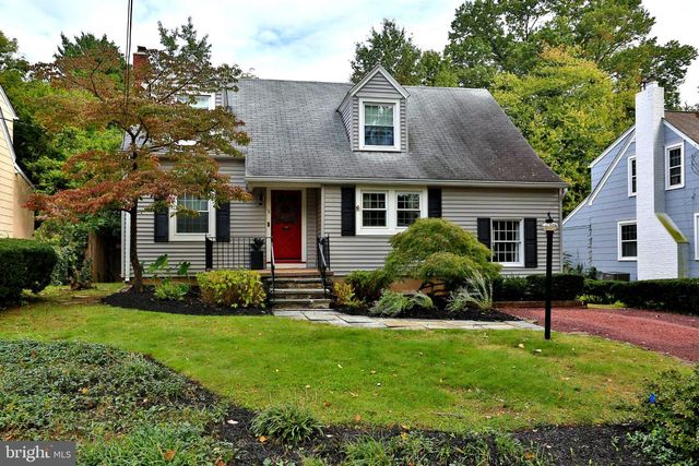18 MANNING LN, Lawrence, NJ 08648