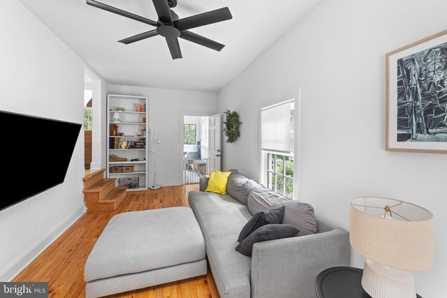 18 MANNING LN, Lawrence, NJ 08648