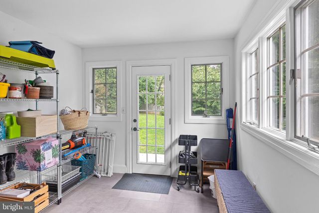 18 MANNING LN, Lawrence, NJ 08648